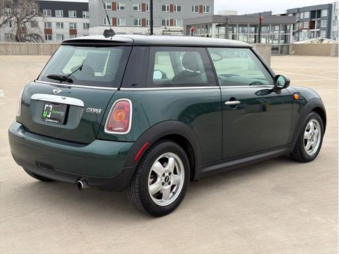 Used 2010 MINI Cooper Hardtop image 8