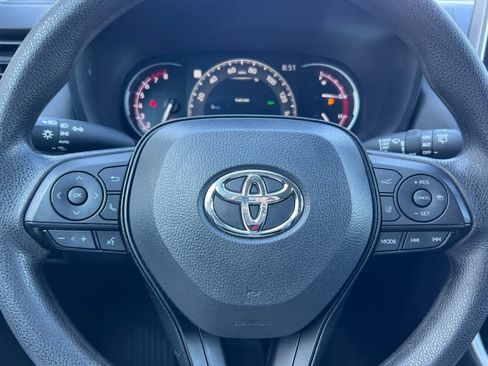 Used 2025 Toyota RAV4 XLE FWD image 25