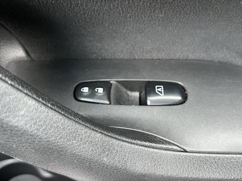 Used 2015 Nissan Altima 2.5 SV w/ Convenience Package FWD image 16