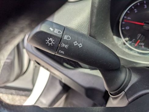 Used 2021 Toyota RAV4 LE AWD/4WD image 28