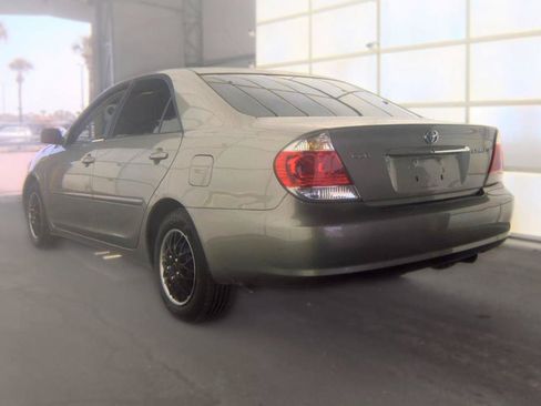 Used 2005 Toyota Camry LE FWD image 6
