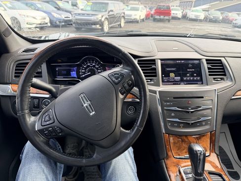 Used 2013 Lincoln MKS AWD image 19