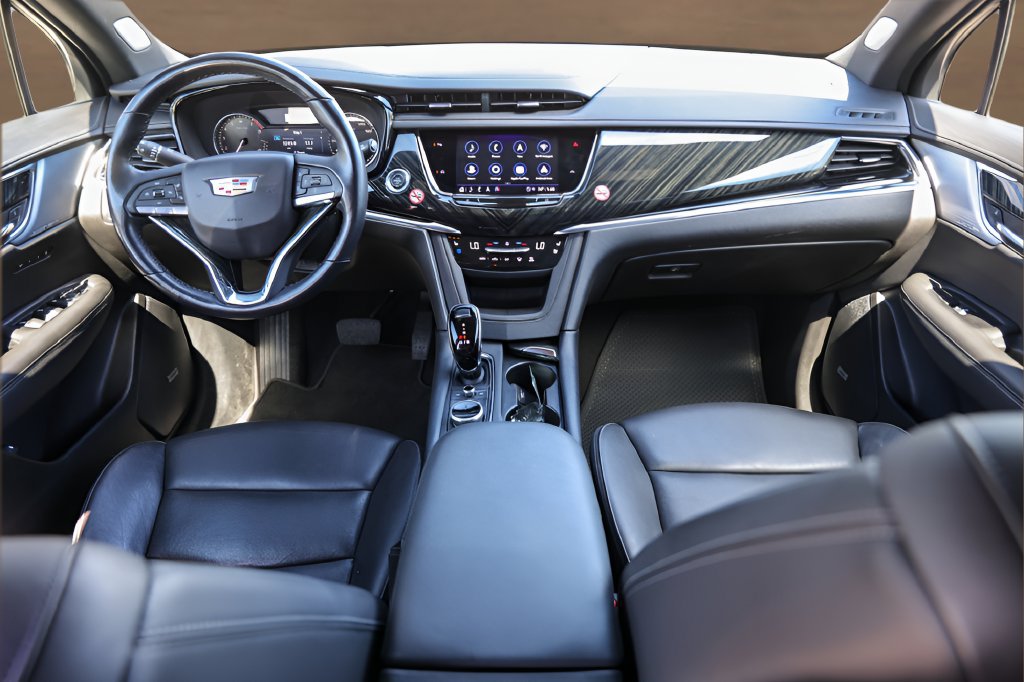 Used 2025 Cadillac XT6 Premium Luxury FWD image 28