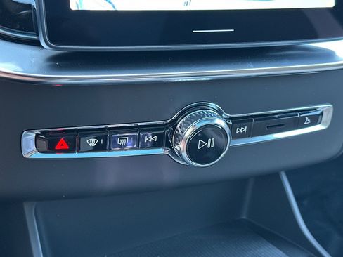 New 2026 Volvo XC90 B5 Plus AWD/4WD image 18