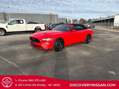 Used 2018 Ford Mustang Premium image 2