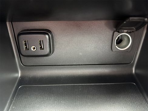 Used 2022 Chevrolet Colorado LT w/ LT Convenience Package image 32