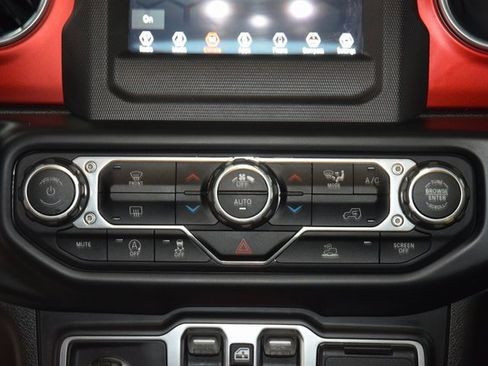 Used 2020 Jeep Gladiator Rubicon w/ LED Lighting Group image 23