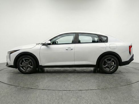 Used 2025 Kia K4 LXS FWD image 5