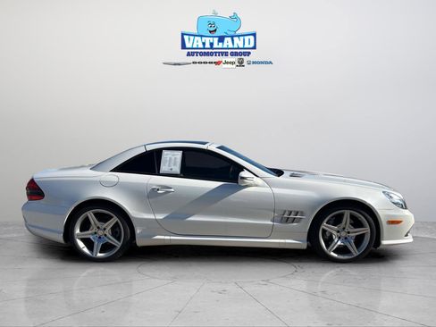 Used 2011 Mercedes-Benz SL 550 image 8