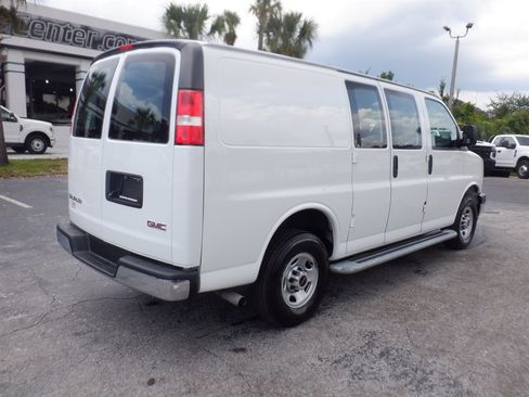 Used 2023 GMC Savana 2500 w/ Driver Convenience Package image 6
