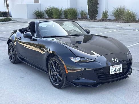 Used 2016 MAZDA MX-5 Miata Club RWD image 4