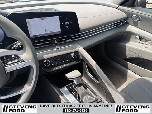Used 2024 Hyundai Elantra SEL FWD image 19