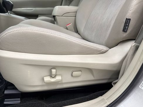 Used 2014 Subaru Legacy 2.5i Premium image 13