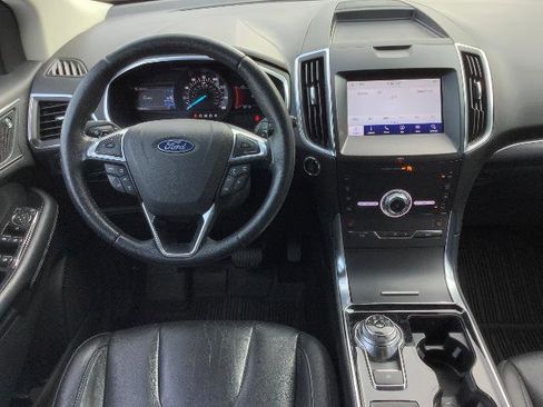 Used 2020 Ford Edge Titanium image 7