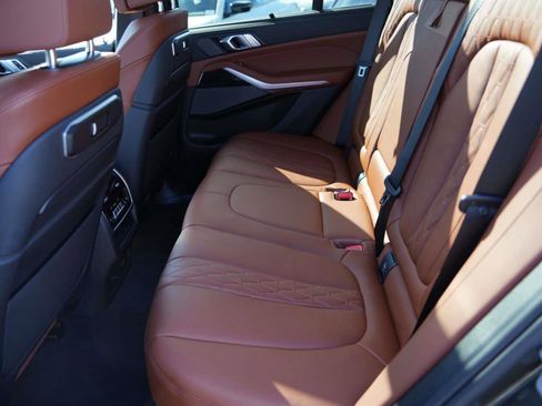 Used 2025 BMW X5 xDrive40i w/ Executive Package image 22