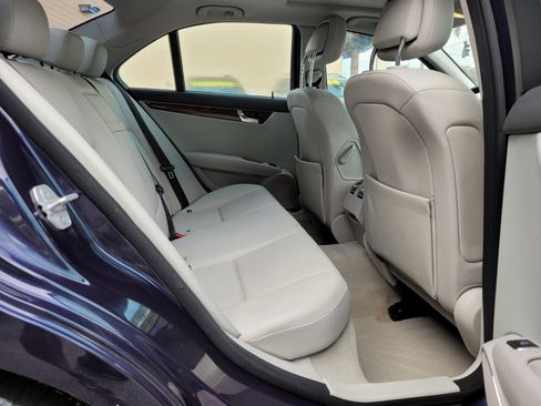 Used 2009 Mercedes-Benz C 300 Luxury image 13