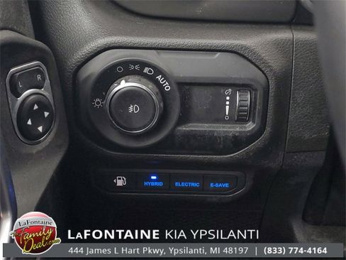 Used 2023 Jeep Wrangler Unlimited w/ Cold Weather Group image 16