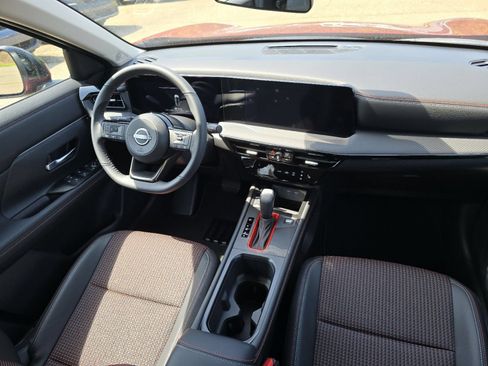 Used 2026 Nissan Kicks SR w/ Cold Weather Package AWD/4WD image 25
