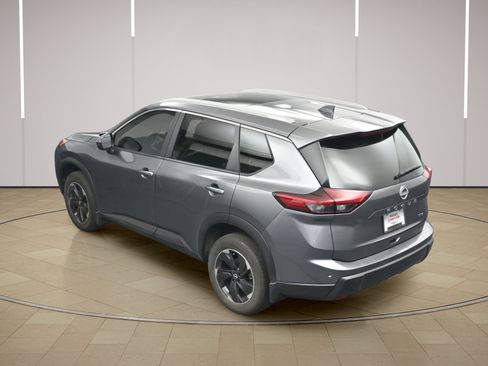 Certified 2024 Nissan Rogue SV w/ SV Premium Package FWD image 34
