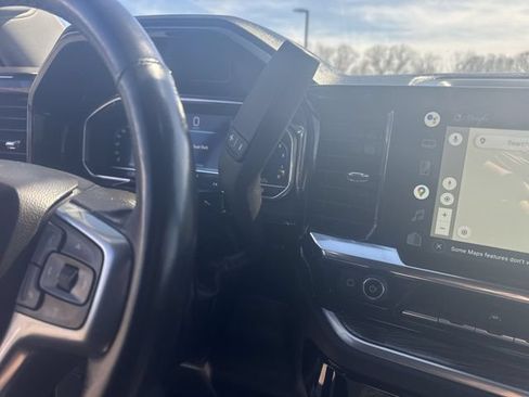 Used 2022 Chevrolet Silverado 1500 LT AWD/4WD image 16