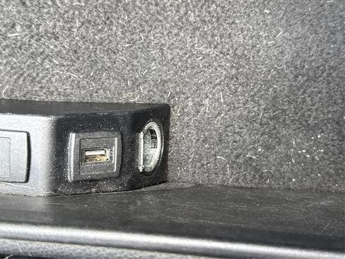 Used 2013 Mercedes-Benz SLK 250 image 63