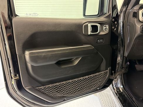 Used 2020 Jeep Wrangler Unlimited Sahara AWD/4WD image 25