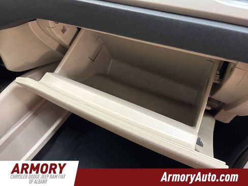 Used 2022 Ford Escape SE image 40