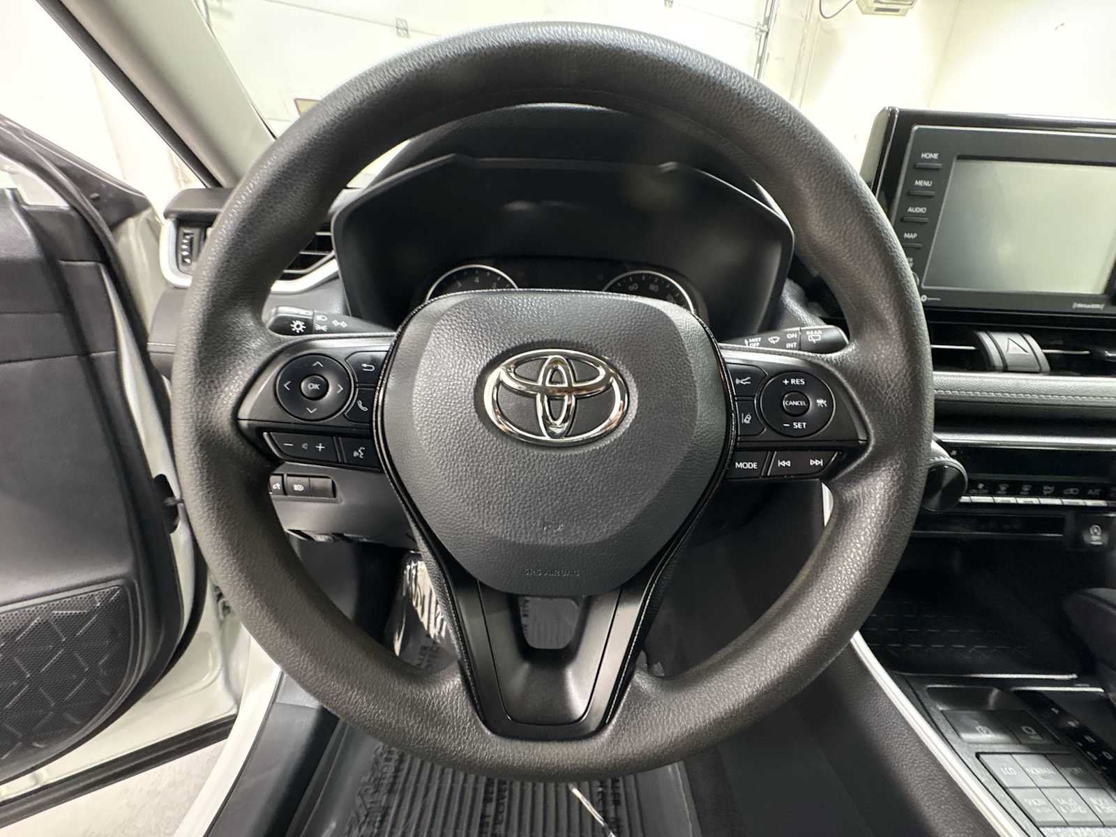 Certified 2021 Toyota RAV4 LE AWD/4WD image 16