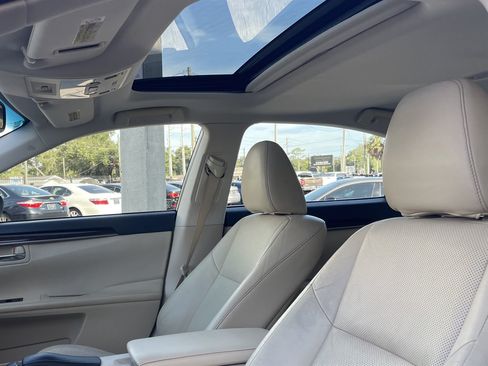 Used 2013 Lexus ES 350 w/ Luxury Pkg FWD image 6