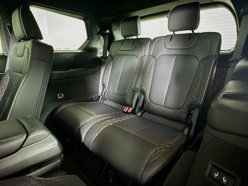 Used 2023 Jeep Grand Cherokee L Summit AWD/4WD image 30
