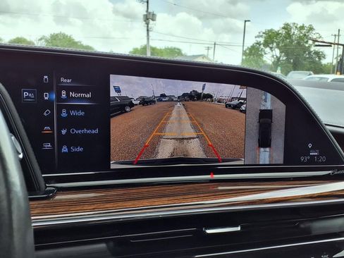 Used 2023 Cadillac Escalade Premium Luxury image 17