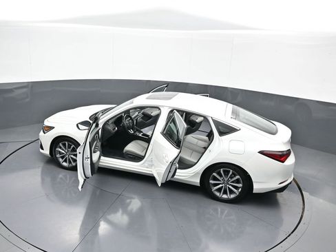 Certified 2025 Acura Integra image 43