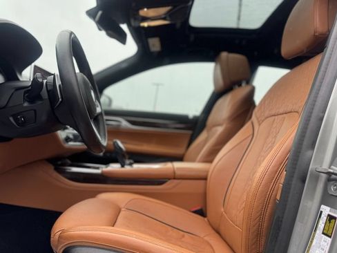 Used 2020 BMW 750i xDrive w/ Executive Package AWD/4WD image 15