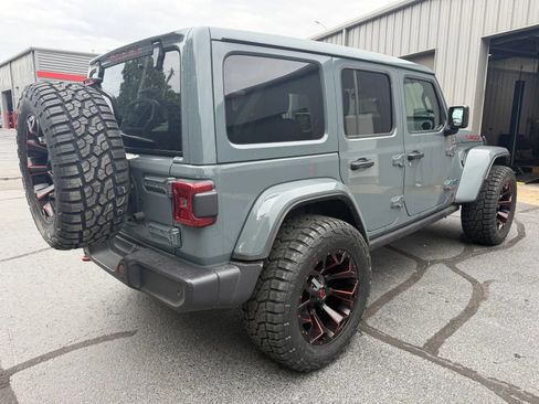 Used 2025 Jeep Wrangler Unlimited Sahara w/ Safety Group AWD/4WD image 4