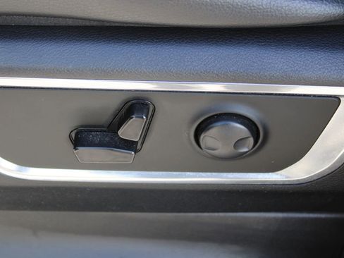 Used 2025 RAM 1500 Laramie image 15