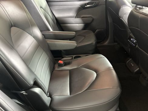 Used 2026 Toyota Highlander XLE AWD/4WD image 26