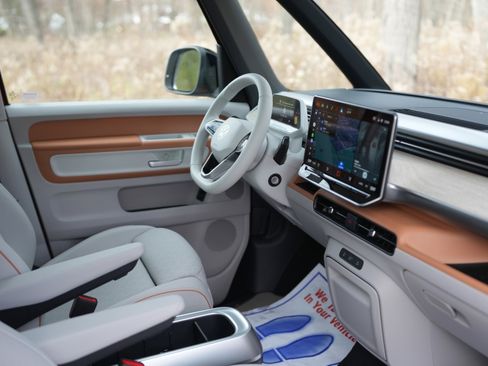 New 2025 Volkswagen ID. Buzz Pro S Plus image 19