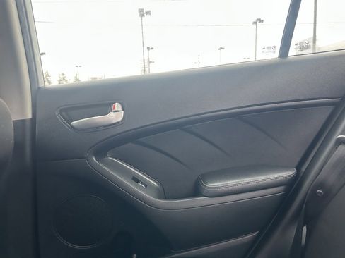 Used 2018 Kia Forte LX image 29