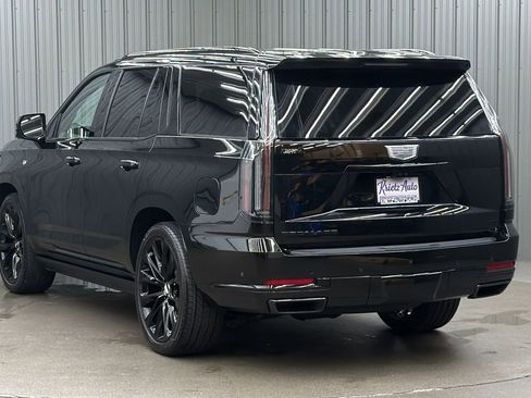 Used 2026 Cadillac Escalade Platinum Sport w/ LPO, ONYX Package image 3