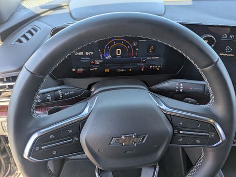 Used 2025 Chevrolet Traverse Z71 w/ Driver Confidence Package image 12