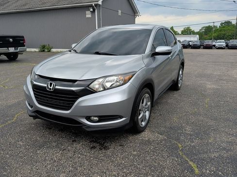 Used 2017 Honda HR-V EX image 1