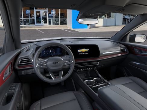 New 2026 Chevrolet Traverse Z71 w/ LPO, Floor Liner Package AWD/4WD image 15
