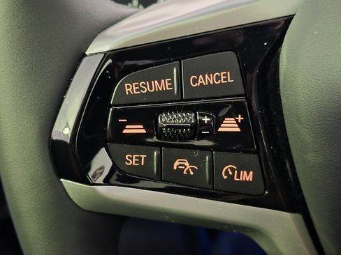 Used 2025 BMW 330i xDrive Sedan w/ M Sport Package image 17