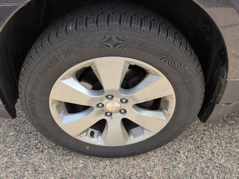 Used 2011 Subaru Outback 2.5i Premium w/ All-Weather Pkg AWD/4WD image 14