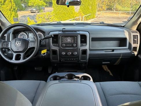 Used 2018 RAM 2500 Tradesman w/ Chrome Appearance Group AWD/4WD image 8