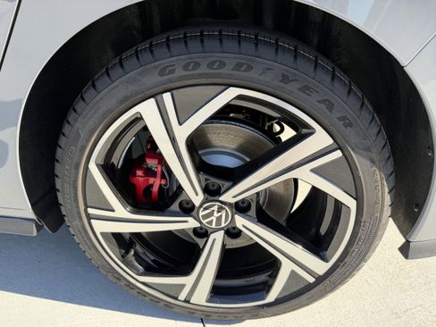 New 2026 Volkswagen GTI SE image 32