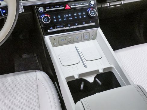 Used 2025 Hyundai Santa Fe Calligraphy image 21