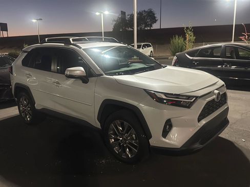 Used 2023 Toyota RAV4 XLE Premium FWD image 4