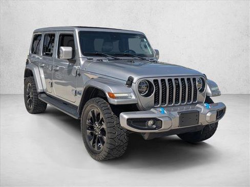 Used 2021 Jeep Wrangler Unlimited Sahara image 3