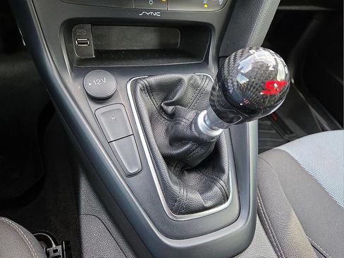 Used 2018 Ford Focus ST FWD image 17